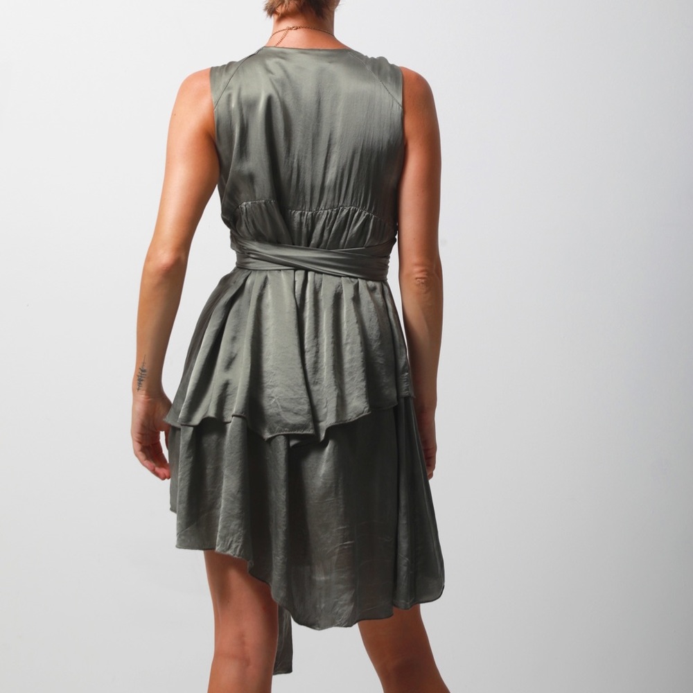 Dress - Picture 7 of 9